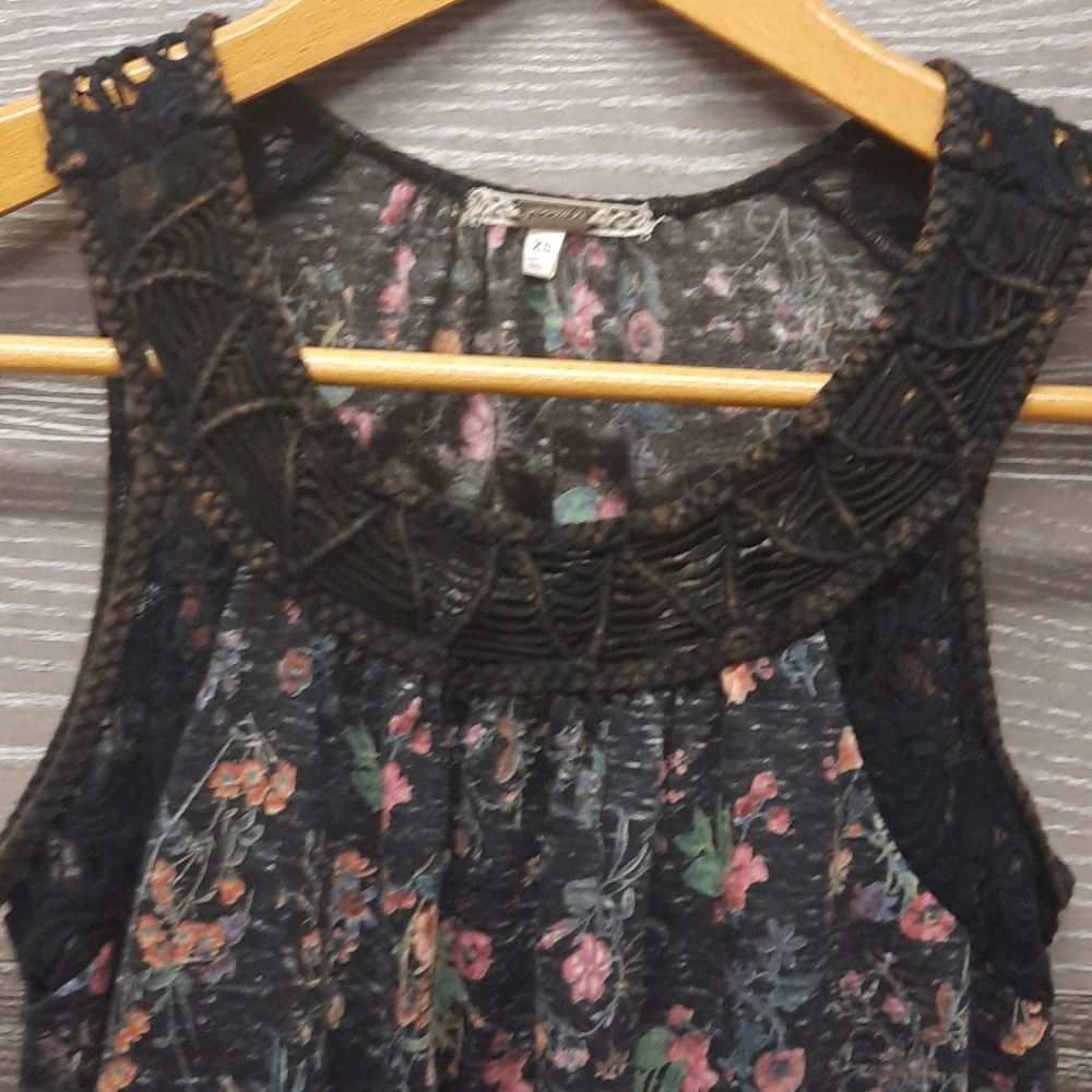 GIMMICKS XS WEB KNIT BLACK FLOWERED VINTAGE TANK TOP - Picture 4 of 12